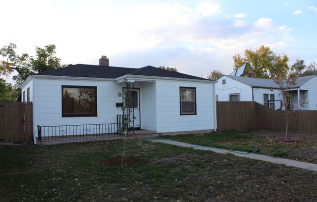 Charming 3 BR/1 BA  Home located In Villa Grove