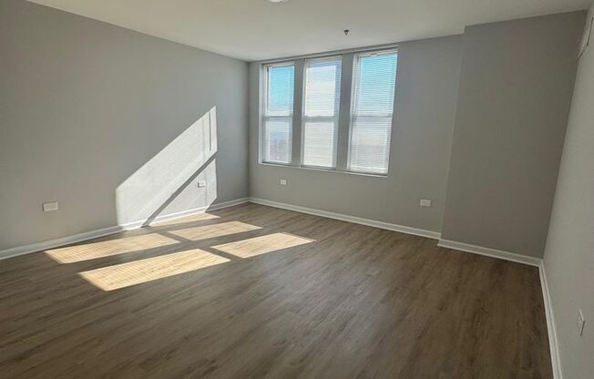 1 bed, 1 bath, 550 sqft, $1,350, Unit 401