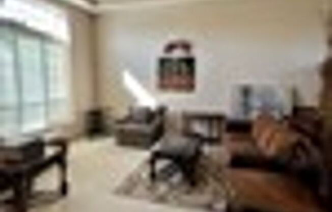 3Bd/2.5Ba Kent House