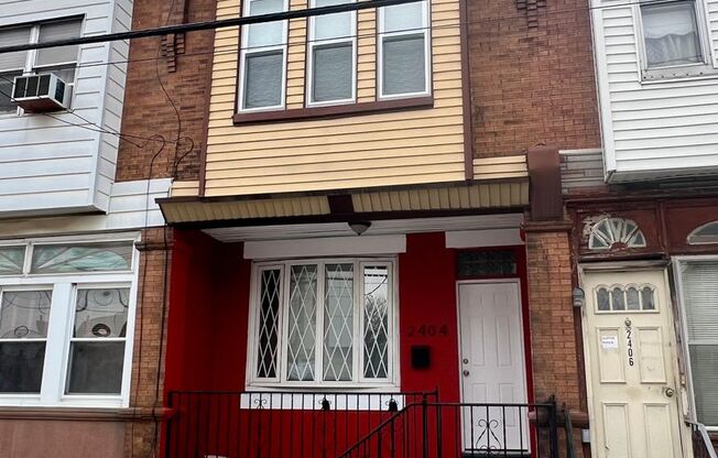 Newly Renovated 3-Bed Townhome in West Passyunk! Available NOW!