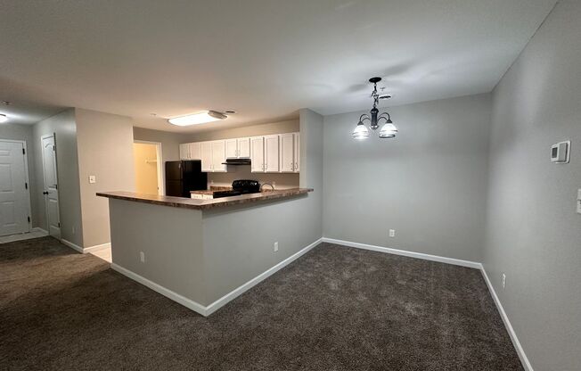 2 beds, 2 baths, 1,200 sqft, $1,555, Unit 4804 # 302