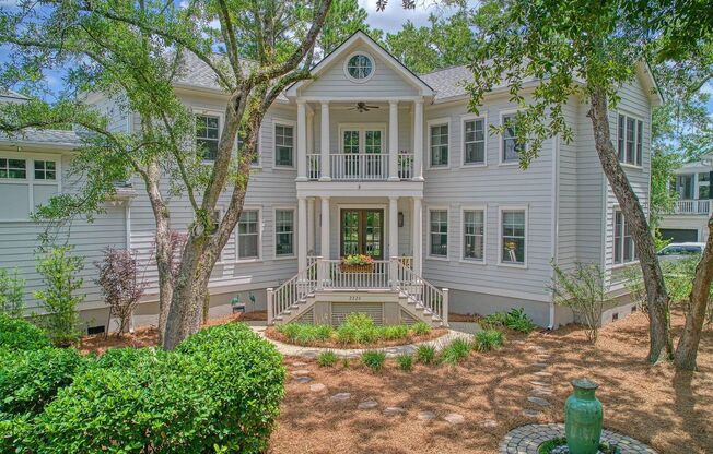 Beautiful executive four bedroom in Park West - Mt. Pleasant