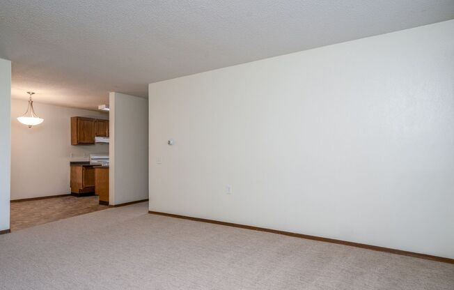 2 beds, 1 bath, 938 sqft, $1,365, Unit 880-101