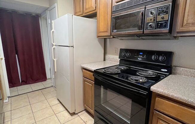2 beds, 1 bath, $1,450, Unit Unit 325