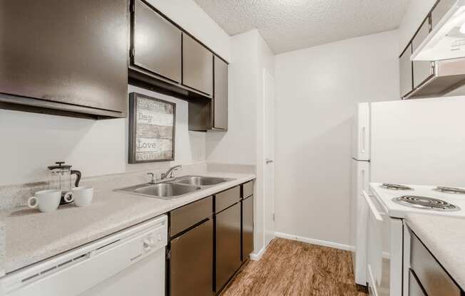 Fully equipped kitchens   at Walnut Hill, San Antonio, TX