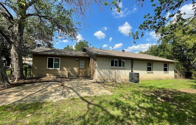 5748 BOWLING DR