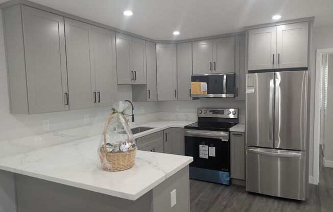 Brand New 2 Bedroom / 2 Bath ADU – Private Yard, Modern Living & Ready for You!