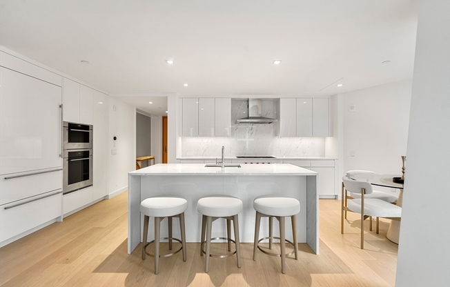 1 bed, 1.5 baths, 1,104 sqft, $9,500, Unit 5G