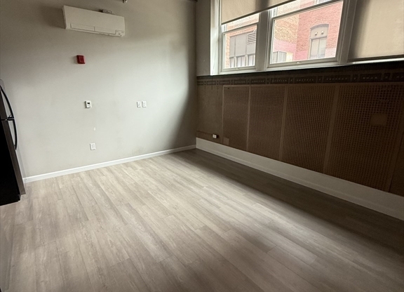 1 bed, 1 bath, 525 sqft, $1,850, Unit 103