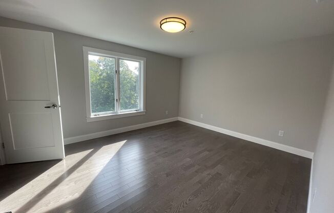 2 beds, 1 bath, 720 sqft, $2,750, Unit 328 Bank #17