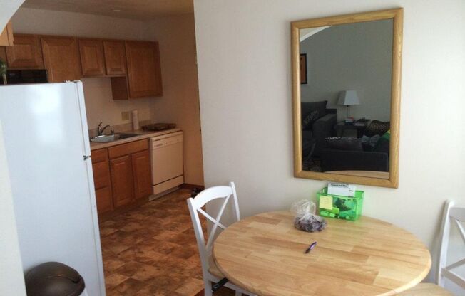 2 beds, 1 bath, $1,870