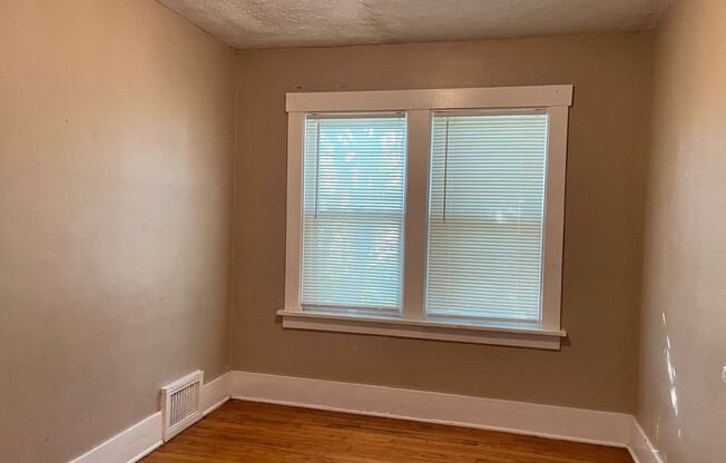 3 beds, 1 bath, $1,200