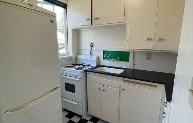 Studio, 1 bath, $1,425, Unit Unit #3