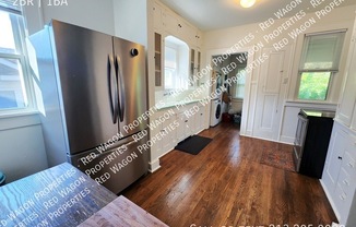 415 W MISTLETOE AVE
