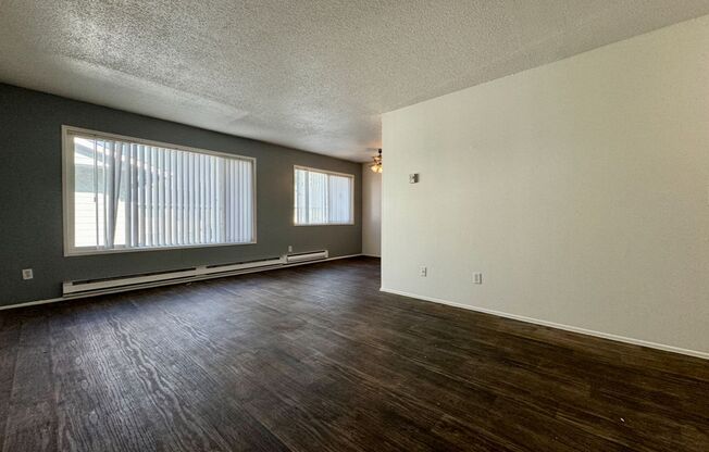 2 beds, 1 bath, 850 sqft, $1,499, Unit 26