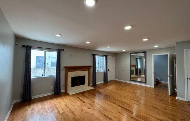 Beautiful 3bd 2.5 bath townhome