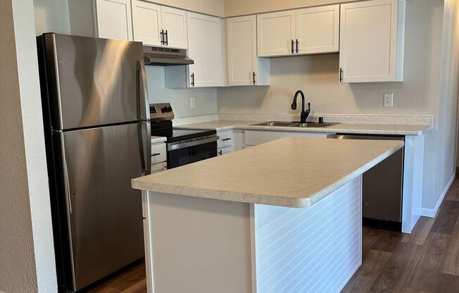 Campus Apartments - Adjacent to UWO