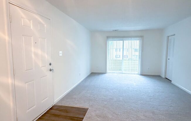 2 beds, 1 bath, 800 sqft, $1,025, Unit B5