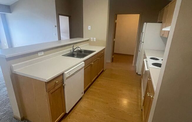 2 beds, 1 bath, 1,116 sqft, $1,260, Unit 1319