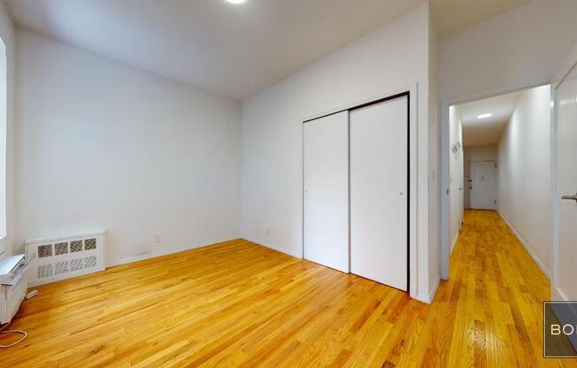 2 beds, 1 bath, $4,000, Unit 5C