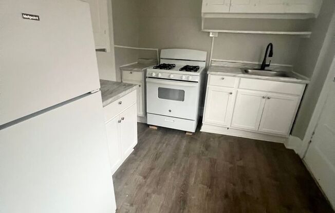 1 bed, 1 bath, 683 sqft, $1,050, Unit Unit 15