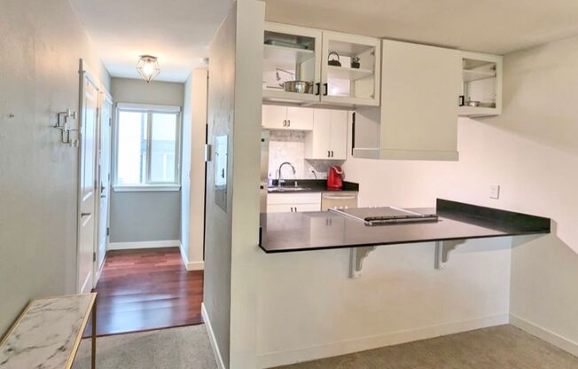 Stunning Sand Point Condo with Loft and Balcony