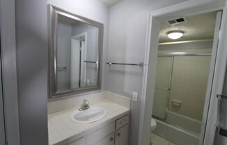 1 bed, 1 bath, 675 sqft, $850, Unit 10725-10