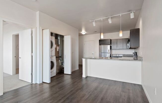 Studio, 1 bath, 511 sqft, $1,325, Unit 303