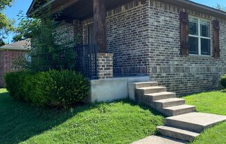 JUNE MOVE IN - 2 Bed 2 Bath Newer Duplex Near Downtown Fort Smith