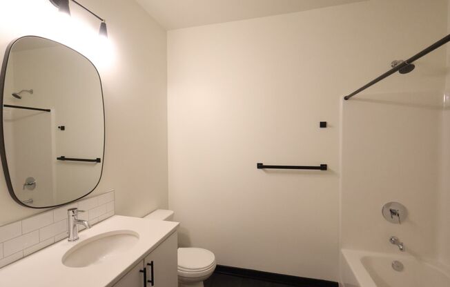 1 bed, 1 bath, 681 sqft, $1,425, Unit 519