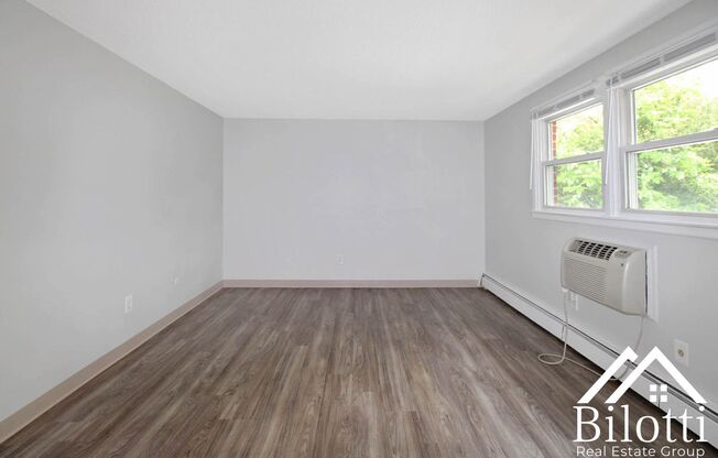 1 bed, 1 bath, 620 sqft, $1,525, Unit 266-02