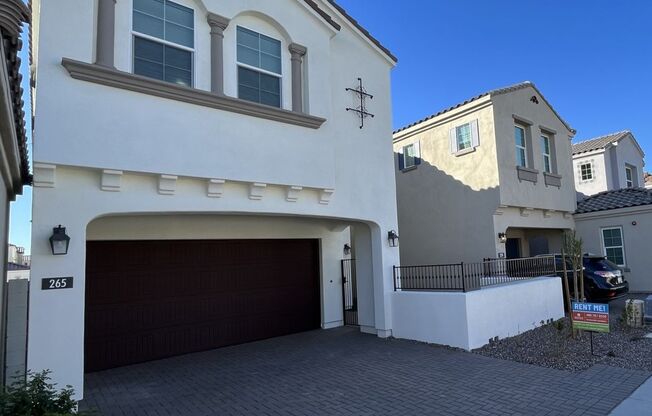 3 Bedroom Home in the La Costera Landing Community Near S Arizona Ave and E Queen Creek Rd!