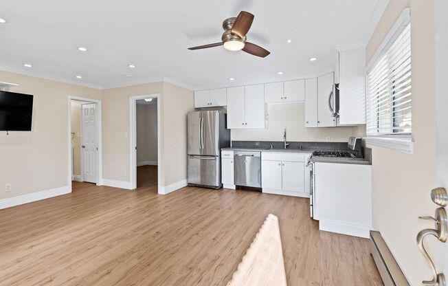 1 bed, 1 bath, 560 sqft, $2,295, Unit Apt C