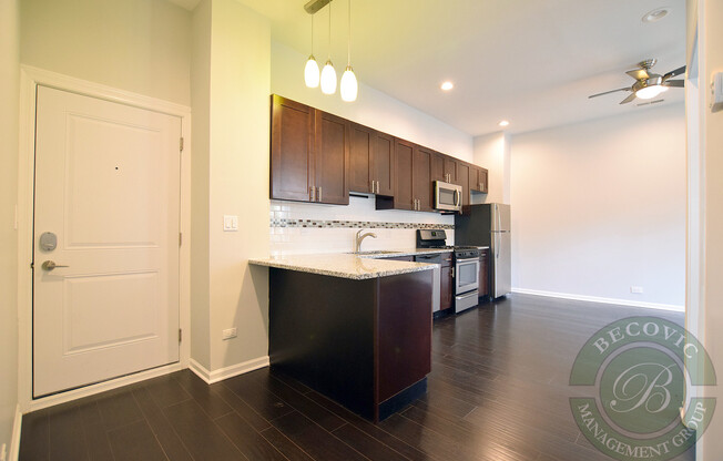 2 beds, 1 bath, 700 sqft, $2,200, Unit 103