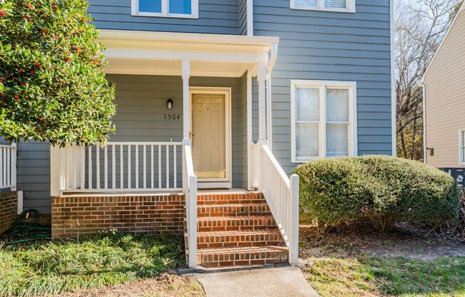 Adorable 3 Bedroom End Unit Townhome in Raleigh!