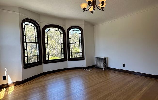 225 Lincoln Way (1022r)