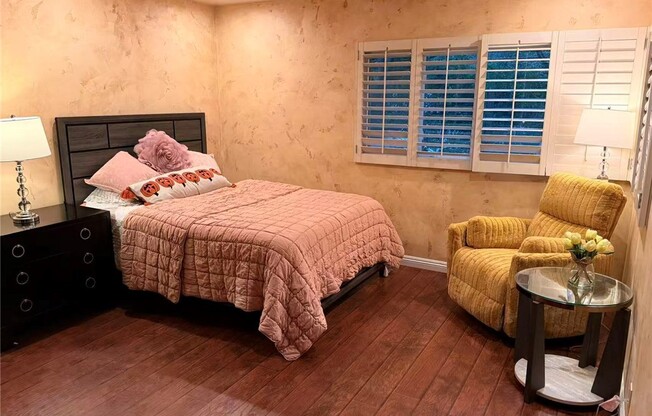 2500 Benedict Canyon Dr