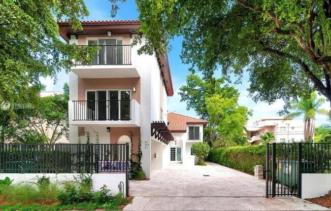 307 Majorca Ave # 307