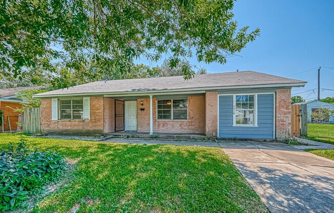 Fully Renovated 4BR/2BA Home – Move-In Ready - Prime Houston Location Near Beltway 8, 288 & 610