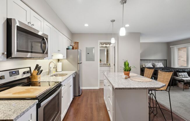 Studio, 1 bath, 480 sqft, $1,325, Unit 201