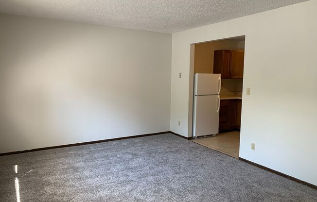 2 beds, 1 bath, $845