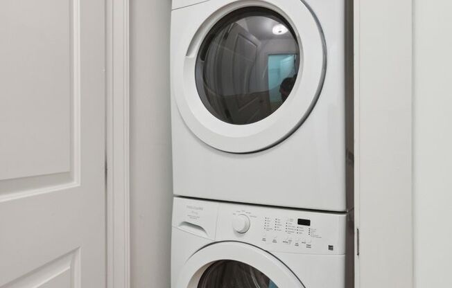 Studio, 1 bath, 400 sqft, $900, Unit Unit 104