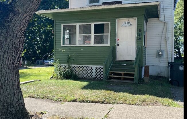 4-Bedroom, 1-Bathroom Single Family Home for Rent in Akron, Ohio