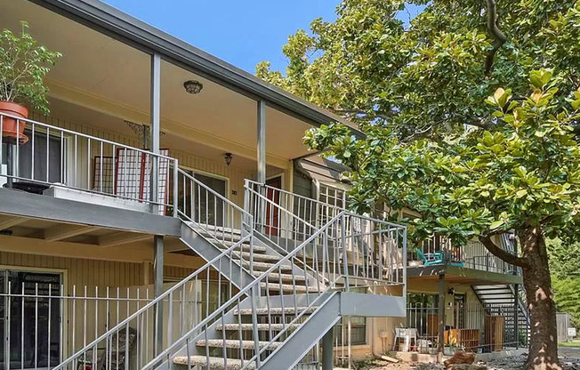 MOVE IN SPECIAL: One Month Free Rent!