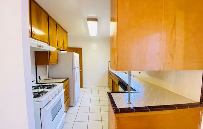 1 bed, 1 bath, $1,595, Unit 14600-3