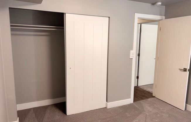 2 beds, 1 bath, 830 sqft, $1,295, Unit 71