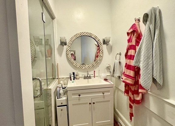 1 bed, 1 bath, 620 sqft, $4,080, Unit 61