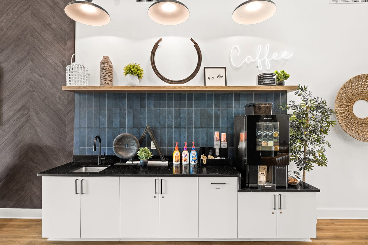 1, 2 & 3 BEDROOM APARTMENTS IN AUSTIN