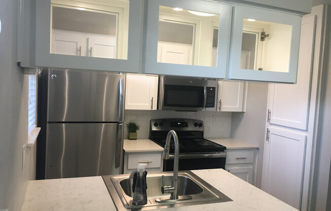 Studio, 1 bath, 380 sqft, $1,095, Unit 201