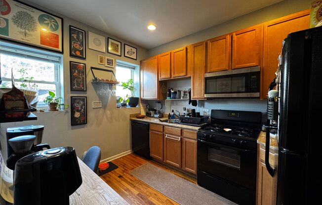 1 bed, 1 bath, $1,300, Unit 4720 #1W